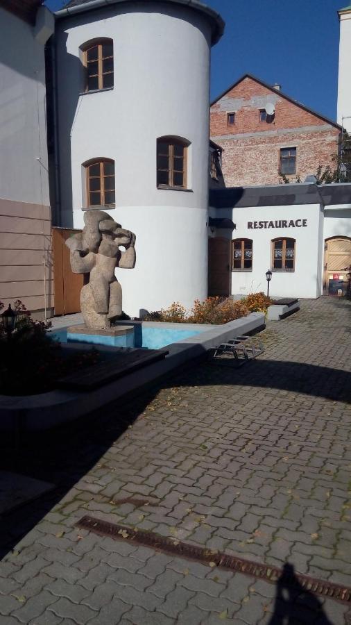 Penzion s restaurací U MLYNA COM Litovel Exterior foto